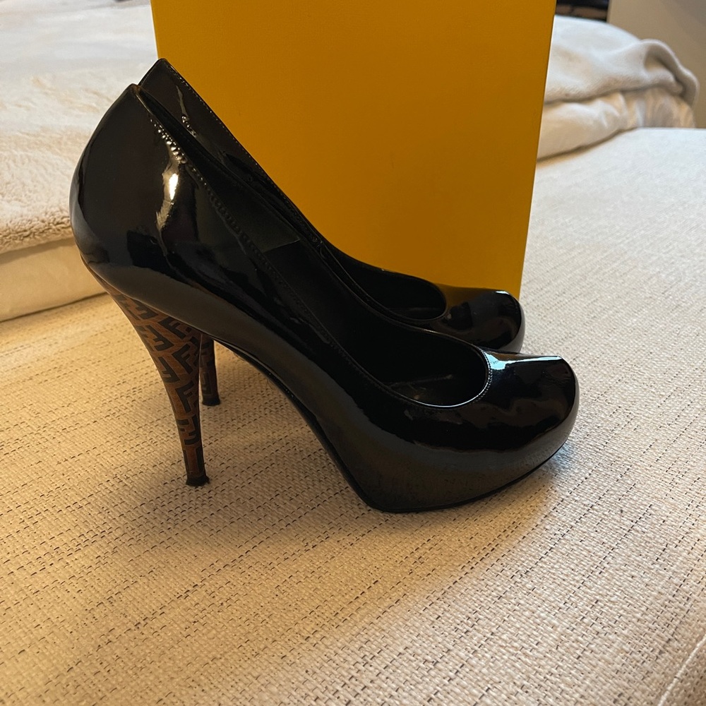 Fendi Black Pumps size 38